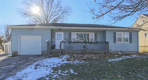 150 Bourland Ave, Waterloo, IA 50702 photo 1