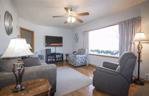 150 Bourland Ave, Waterloo, IA 50702 photo 2