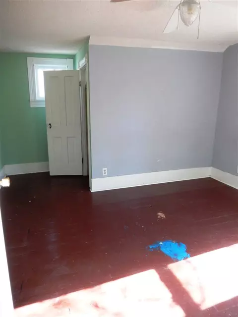 207 N Walnut St, Sumner, IA 50674 photo 8