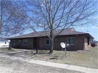 108 S Center St, Dundee, IA 52038 photo 1