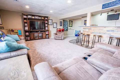 4917 Millenium Dr, Cedar Falls, IA 50613 photo 9