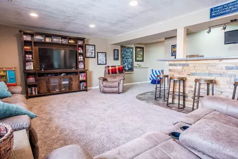 4917 Millenium Dr, Cedar Falls, IA 50613 photo 3