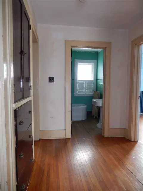 212 E 1st St, Sumner, IA 50674 photo 7
