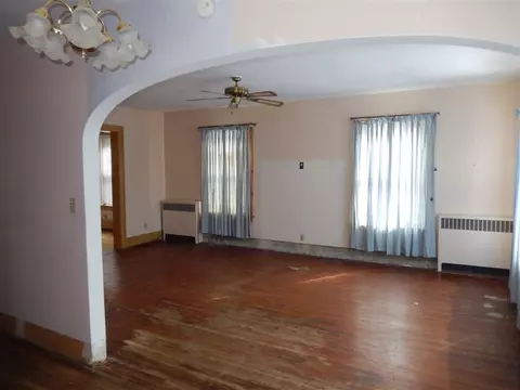 212 E 1st St, Sumner, IA 50674 photo 5