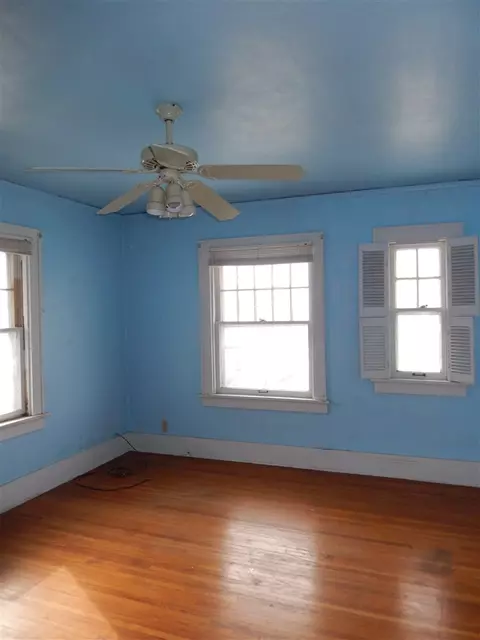 212 E 1st St, Sumner, IA 50674 photo 9