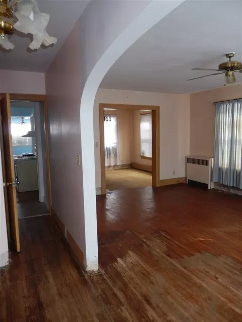 212 E 1st St, Sumner, IA 50674 photo 6