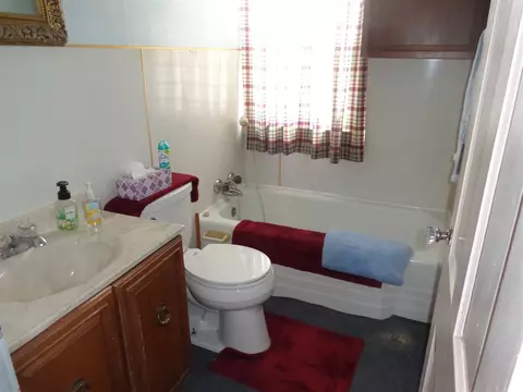 876 Maxwell St, Waterloo, IA 50701 photo 9