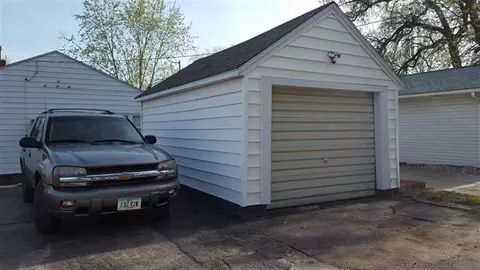 622 Upton Ave, Waterloo, IA 50701 photo 2