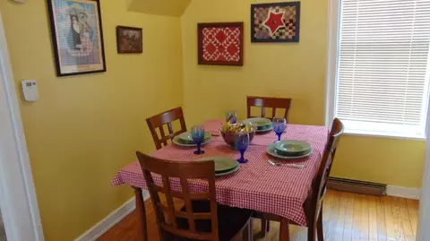 505 E Main St, Decorah, IA 52101 photo 10