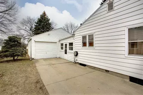 1230 Sheldon St, Waterloo, IA 50701 photo 16