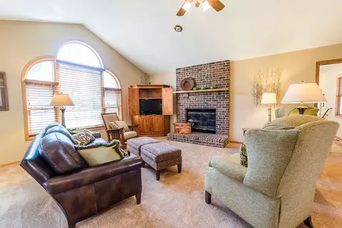 602 Eagle Rd, Waterloo, IA 50701 photo 4