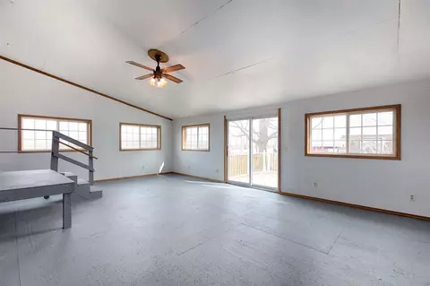 459 E 2nd St, Readlyn, IA 50668 photo 8