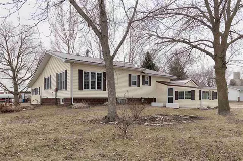 459 E 2nd St, Readlyn, IA 50668 photo 2