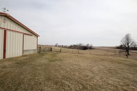 5832 18th Ave, Garrison, IA 52229 photo 2