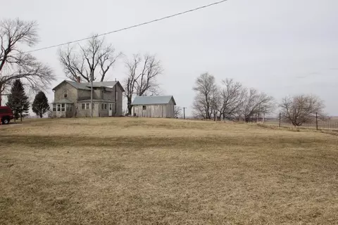 5832 18th Ave, Garrison, IA 52229 photo 4