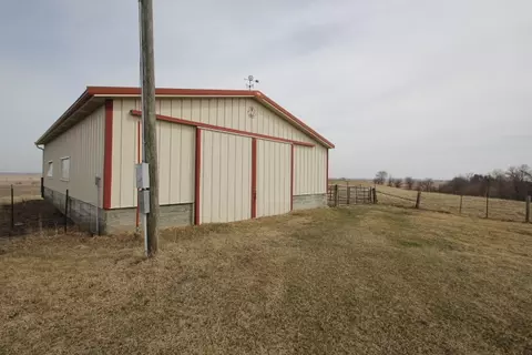 5832 18th Ave, Garrison, IA 52229 photo 3
