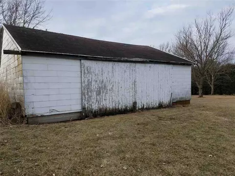 826 Eagle Rd, Waterloo, IA 50701 photo 8