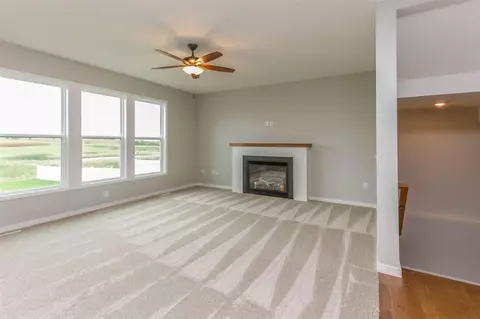 1248 Partridge Ln, Waterloo, IA 50701 photo 4
