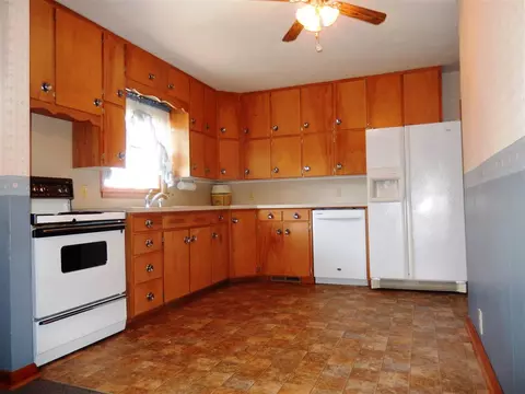 809 SW 4th St, Sumner, IA 50674 photo 6
