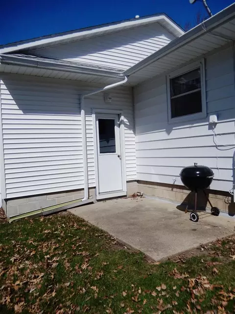 809 SW 4th St, Sumner, IA 50674 photo 3