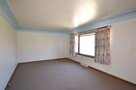 134 Vincent Rd, Waterloo, IA 50701 photo 2