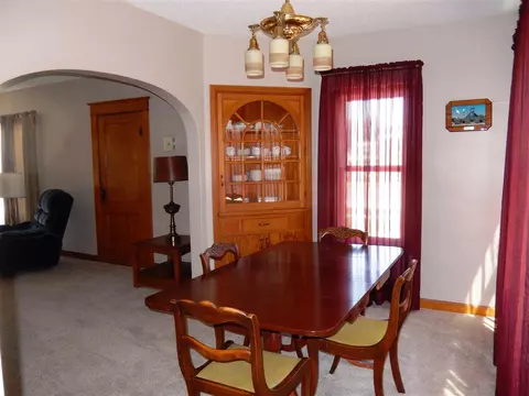413 W 1st St, Sumner, IA 50674 photo 7
