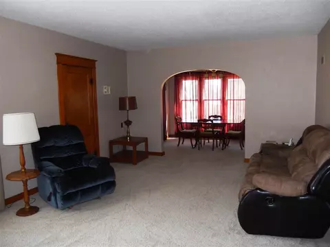 413 W 1st St, Sumner, IA 50674 photo 3
