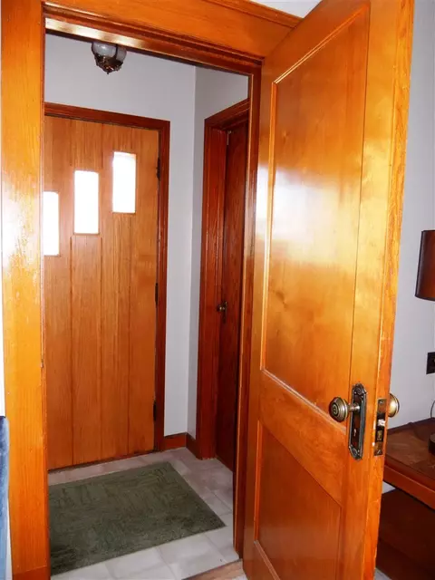 413 W 1st St, Sumner, IA 50674 photo 2