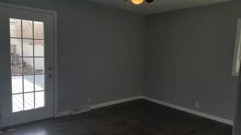 1742 E Ridgeway Ave, Waterloo, IA 50702 photo 10