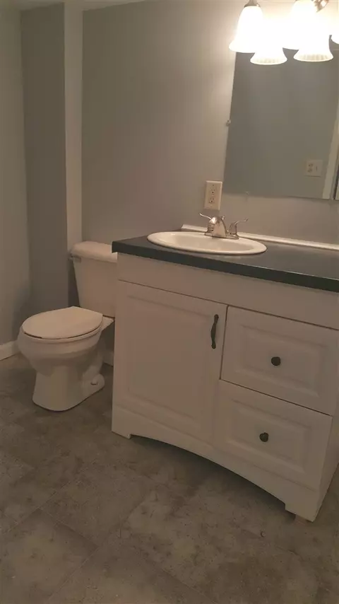 1742 E Ridgeway Ave, Waterloo, IA 50702 photo 8