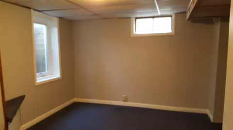 1742 E Ridgeway Ave, Waterloo, IA 50702 photo 14