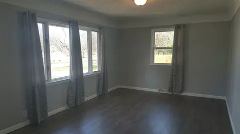 1742 E Ridgeway Ave, Waterloo, IA 50702 photo 4