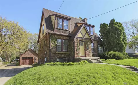 301 Frederic Ave, Waterloo, IA 50701 photo 2