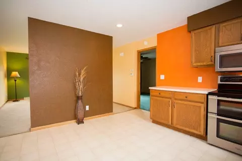 4014 Mark Dr, Waterloo, IA 50701 photo 6