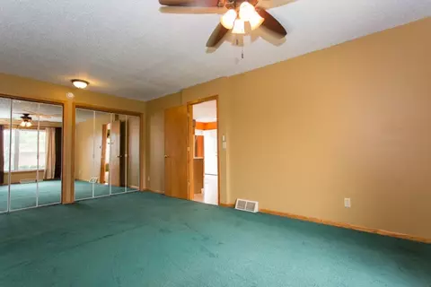 4014 Mark Dr, Waterloo, IA 50701 photo 8