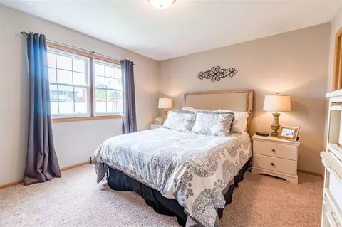 702 Sonya Dr, Waterloo, IA 50702 photo 7