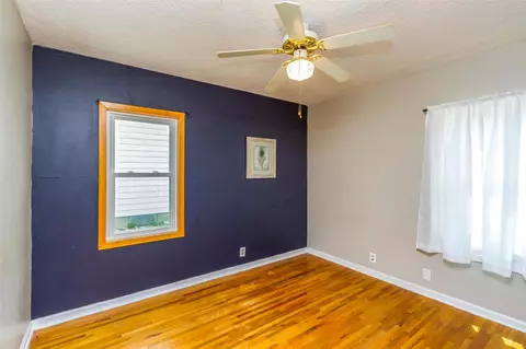 1136 E Mitchell Ave, Waterloo, IA 50702 photo 11