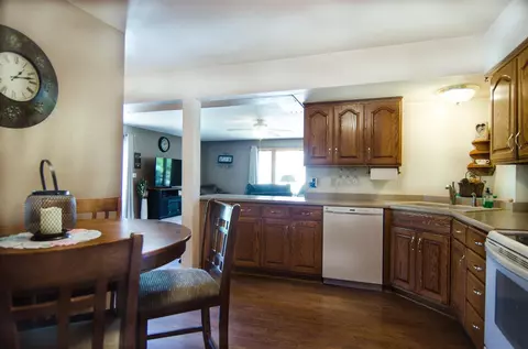 1635 E Mitchell Ave, Waterloo, IA 50702 photo 6
