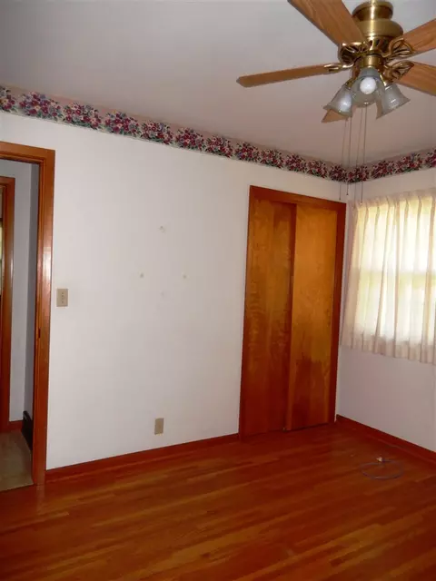 715 W 5th St, Sumner, IA 50674 photo 11