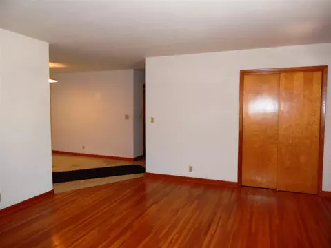 715 W 5th St, Sumner, IA 50674 photo 9