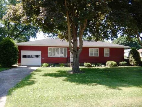715 W 5th St, Sumner, IA 50674 photo 1