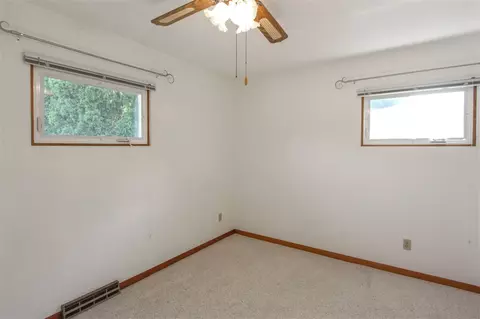 445 Devonshire Dr, Waterloo, IA 50701 photo 14