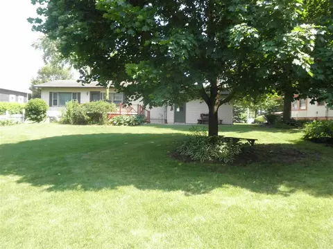 302 Alice St, Aurora, IA 50607 photo 2