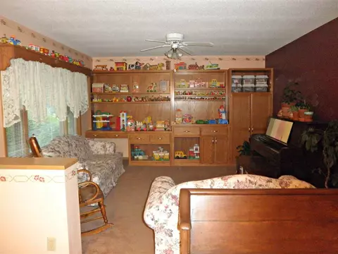 302 Alice St, Aurora, IA 50607 photo 3