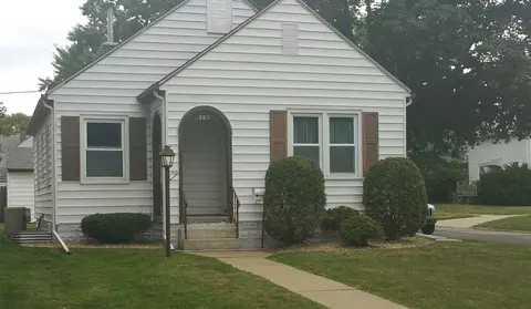 323 Bertch Ave, Waterloo, IA 50702 photo 1