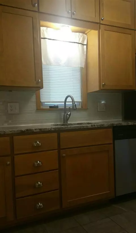 323 Bertch Ave, Waterloo, IA 50702 photo 7