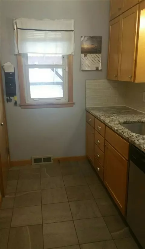323 Bertch Ave, Waterloo, IA 50702 photo 6