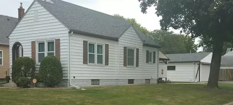 323 Bertch Ave, Waterloo, IA 50702 photo 2