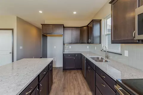 1272 Partridge Ln, Waterloo, IA 50701 photo 8