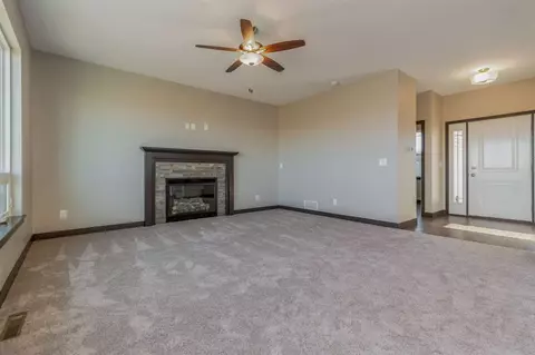 1272 Partridge Ln, Waterloo, IA 50701 photo 4